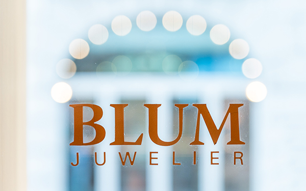 Schriftzug Blum Juwelier